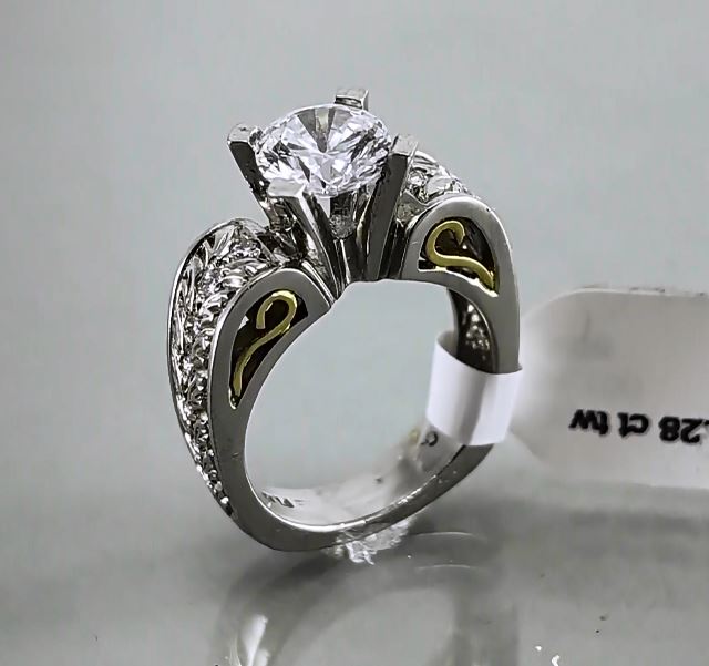 ENGAGEMENT RING - ANTIQUE 101