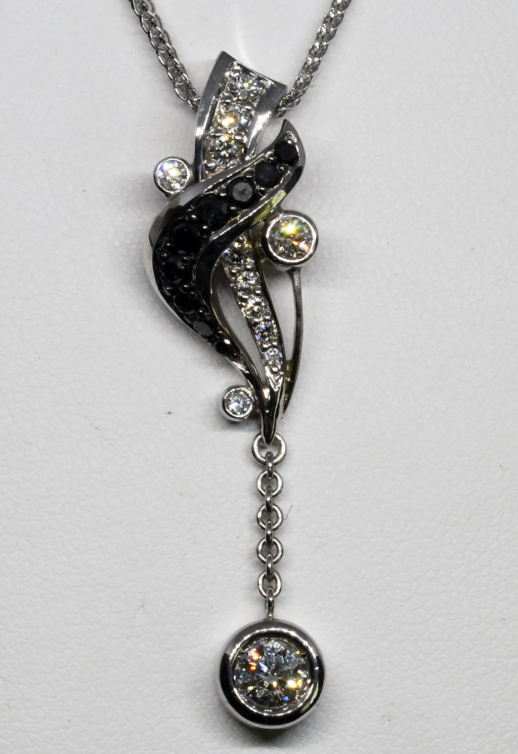 Diamond Black-White pendant 2