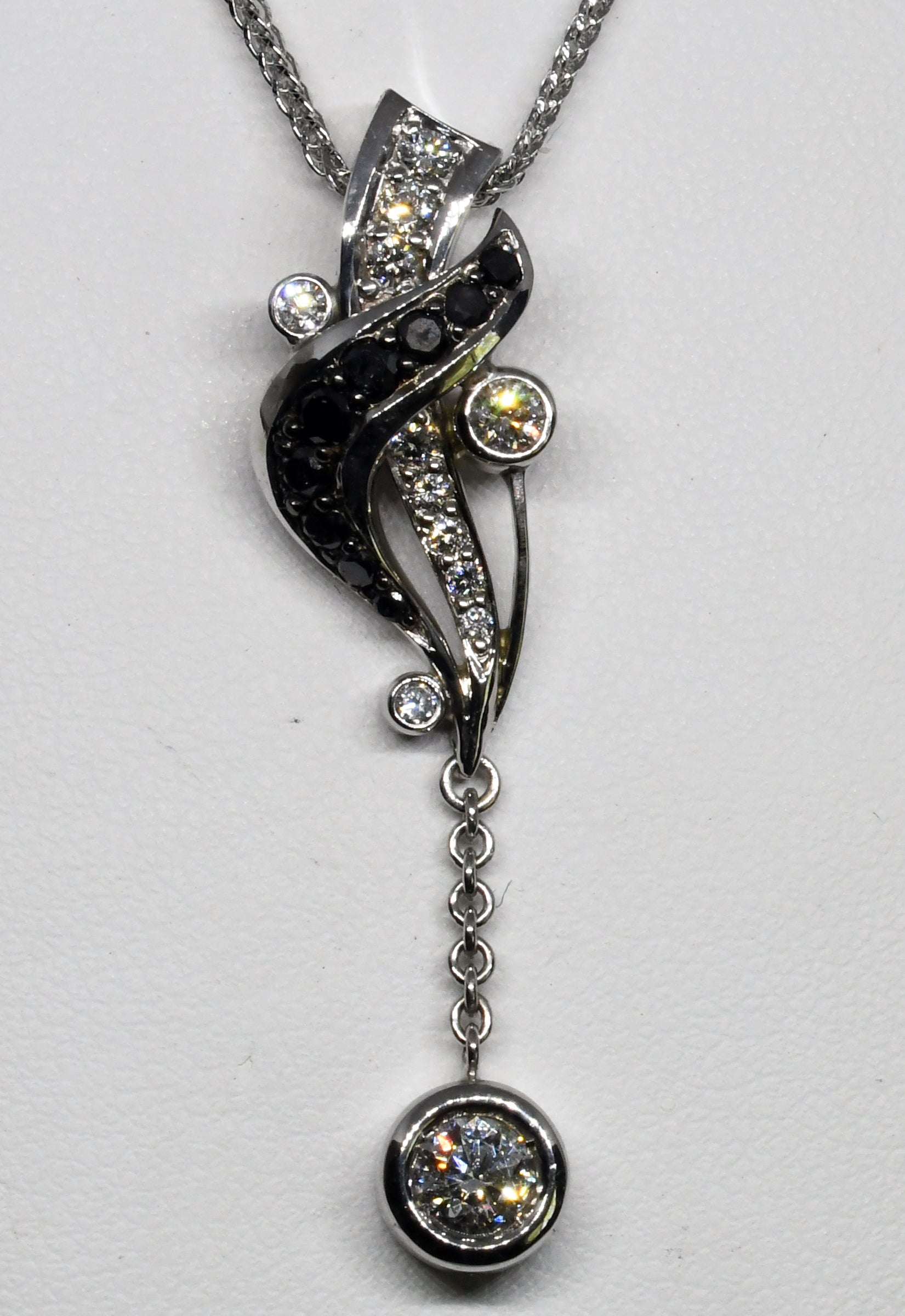 Diamond Black-White pendant 2
