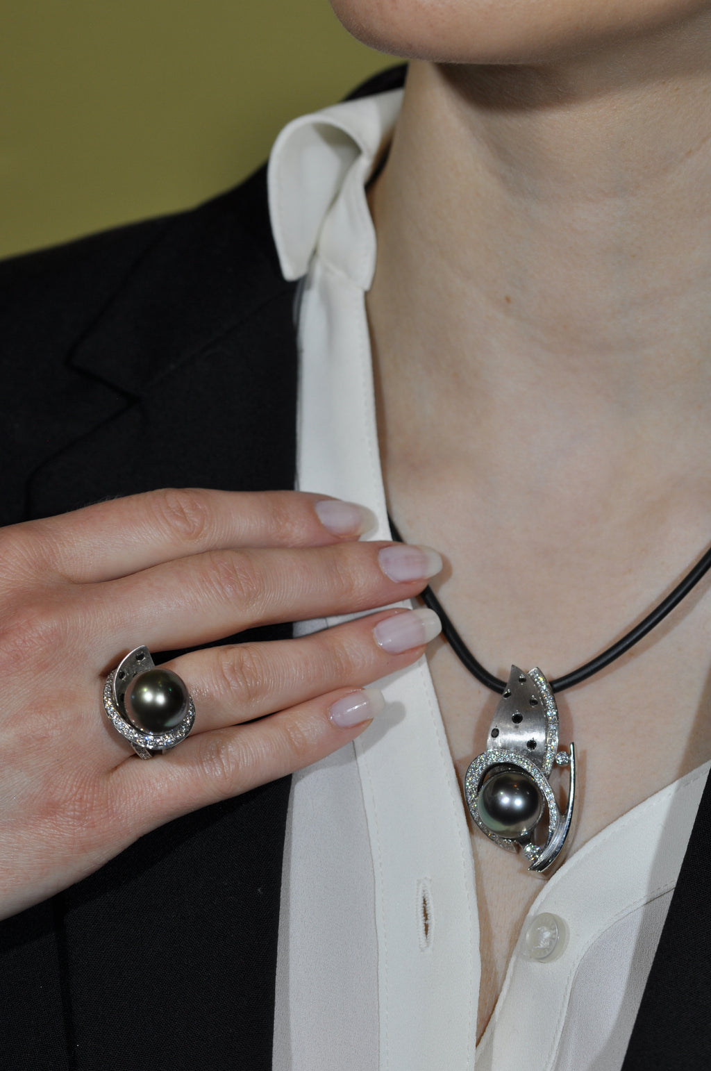 Black Tahitian Pearl  pendant