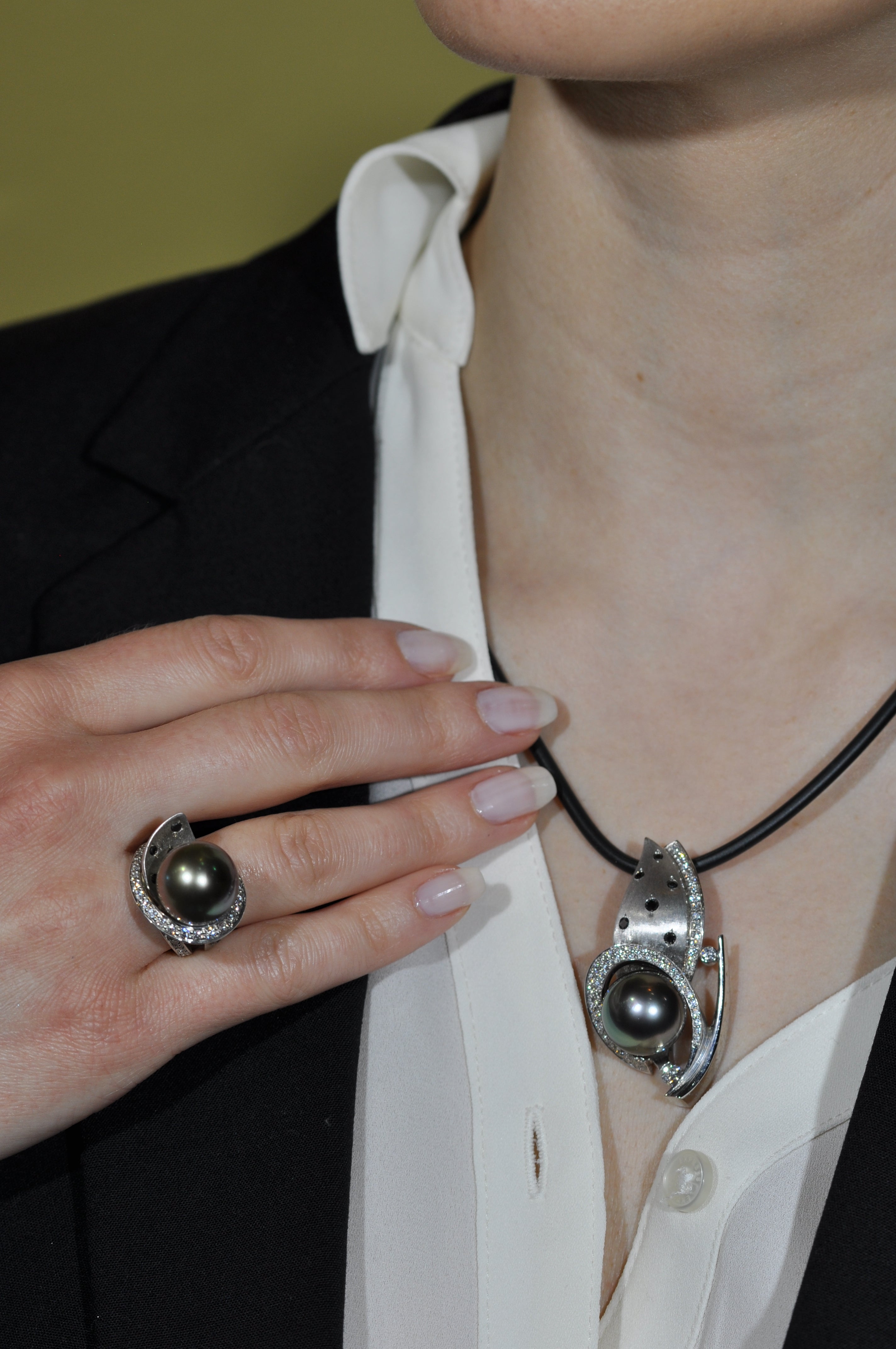 Black Tahitian Pearl  pendant