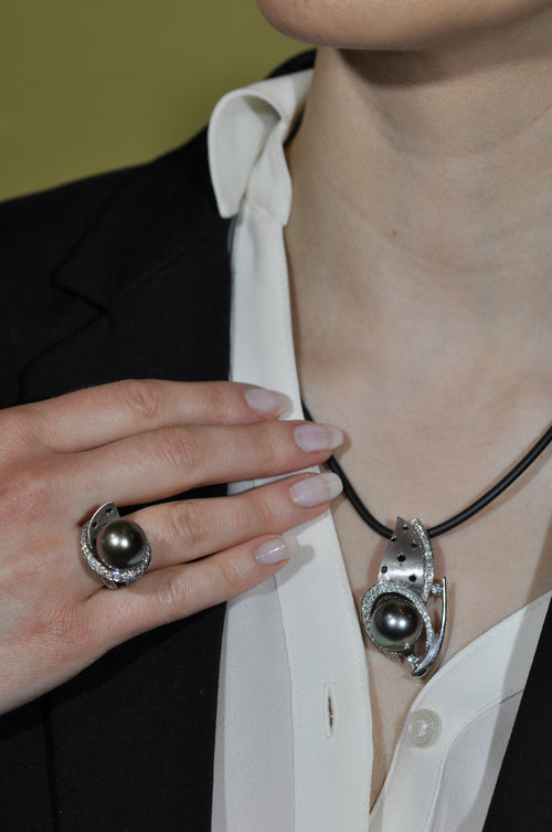 Black Tahitian Pearl  pendant