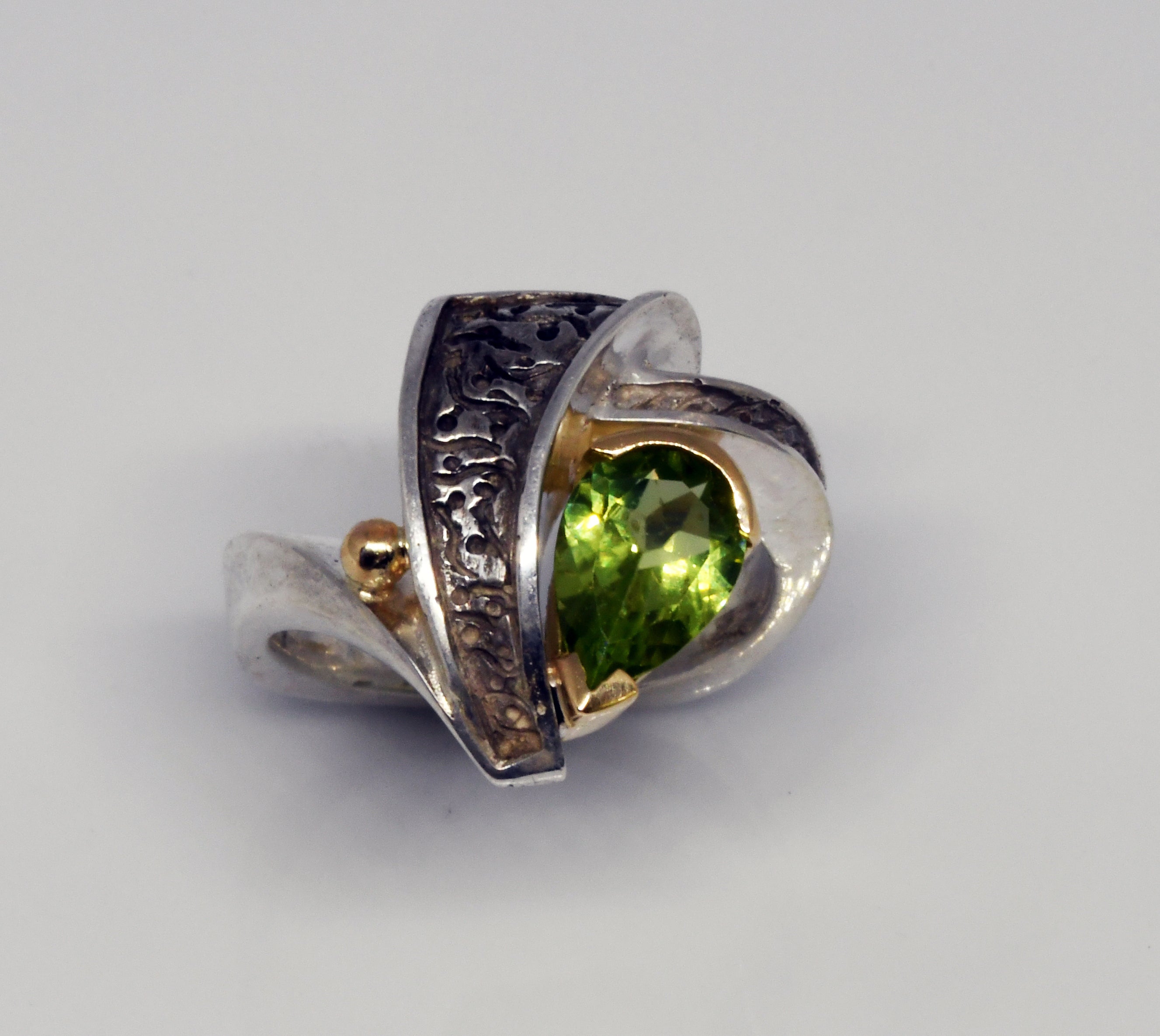 Silver peridot ring 1.