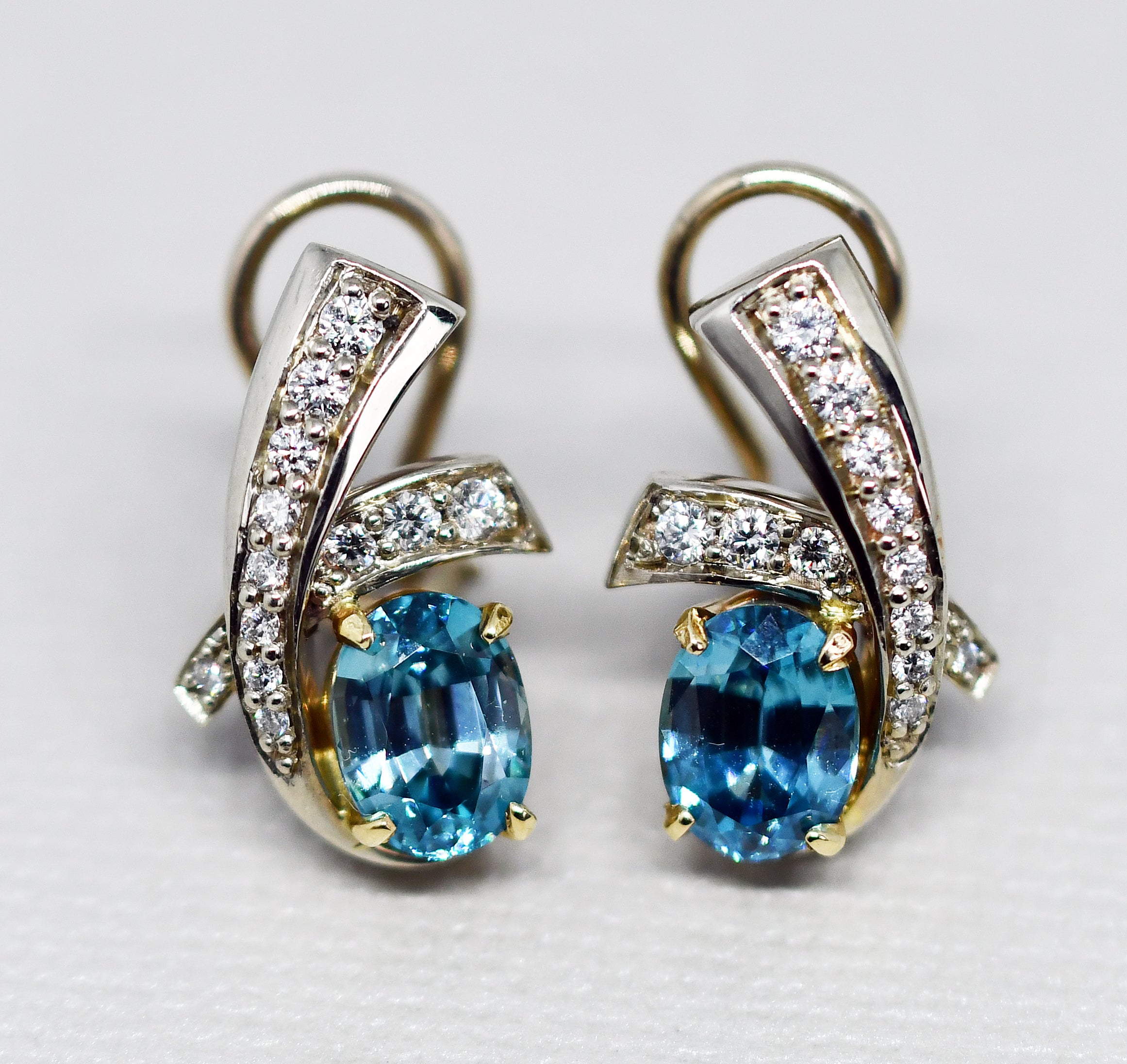 Zircon earrings