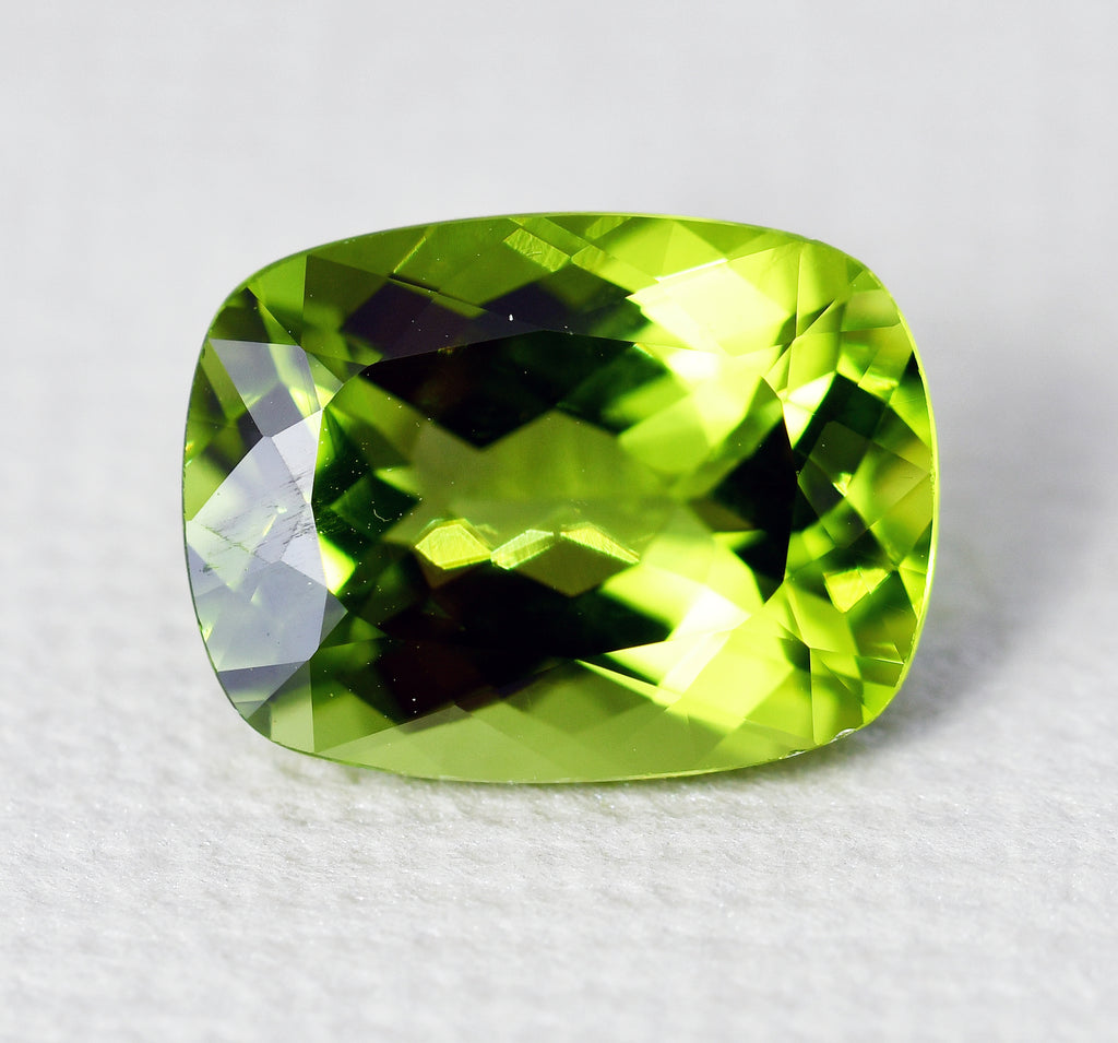 Peridot cushion 1