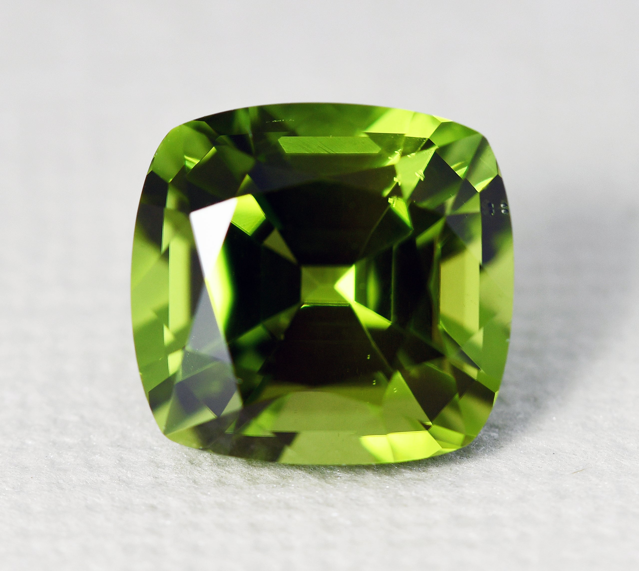 Peridot cushion 2