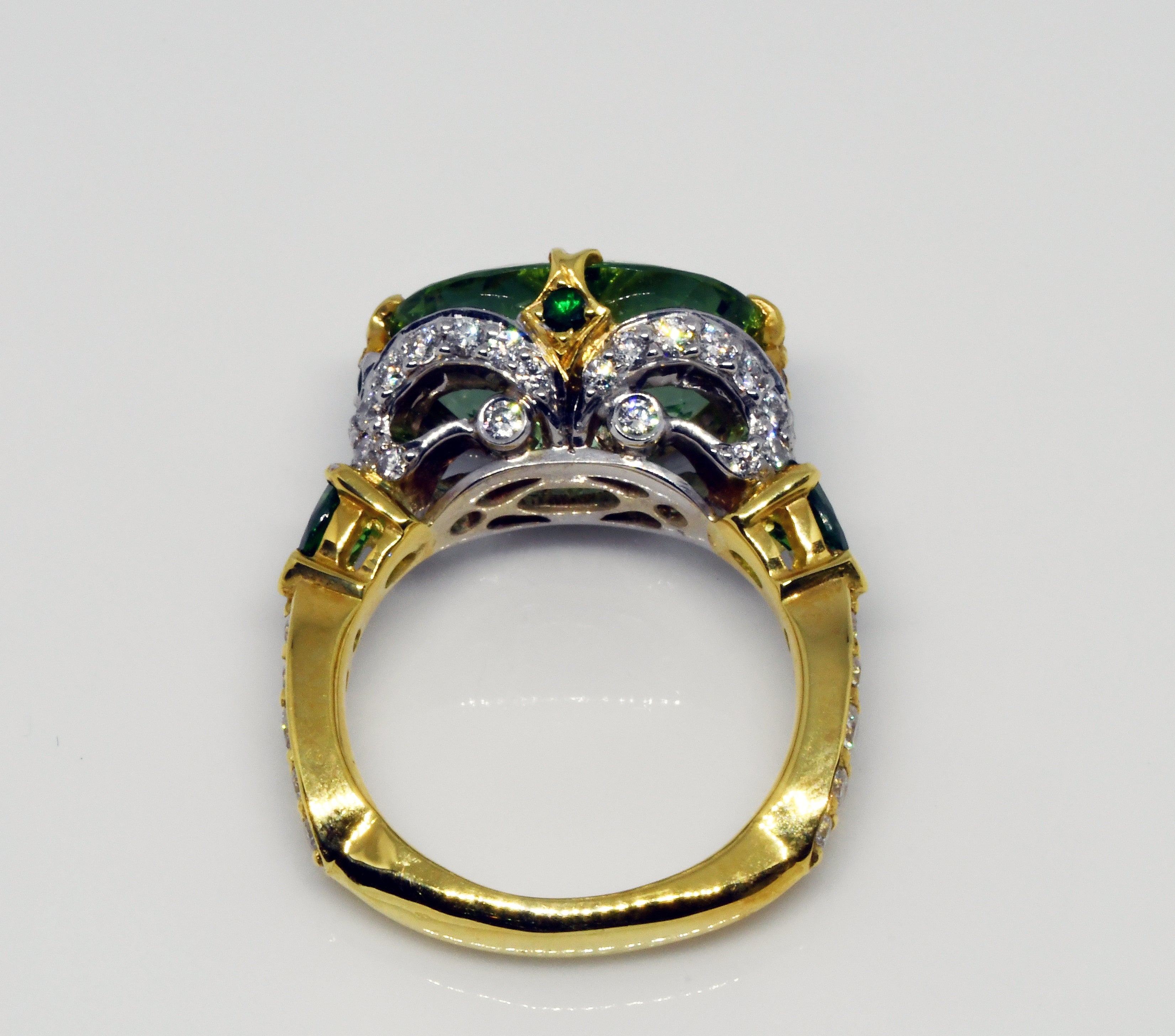 Green Tourmaline ring "Queen of Spring"