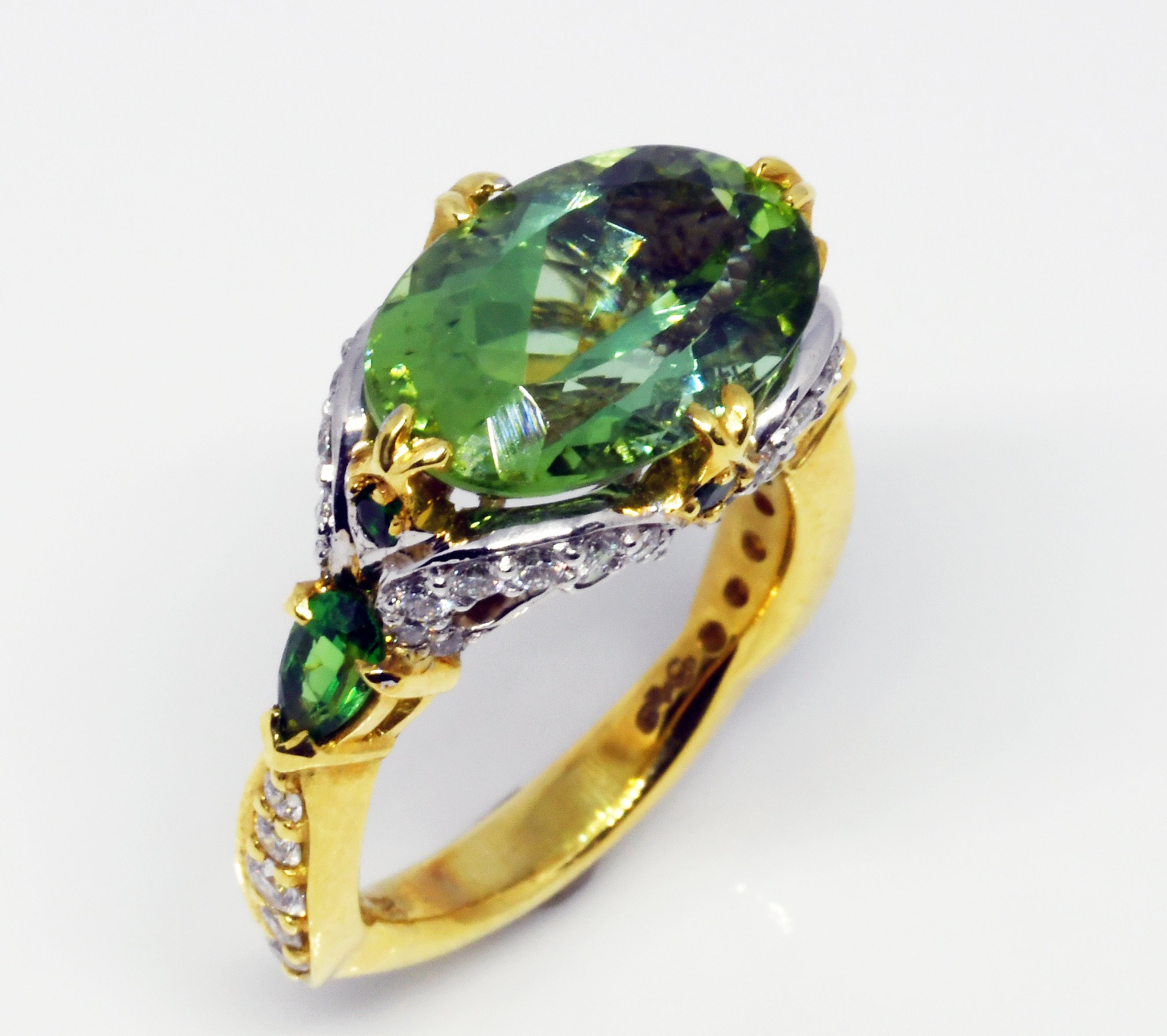 Green Tourmaline ring "Queen of Spring"