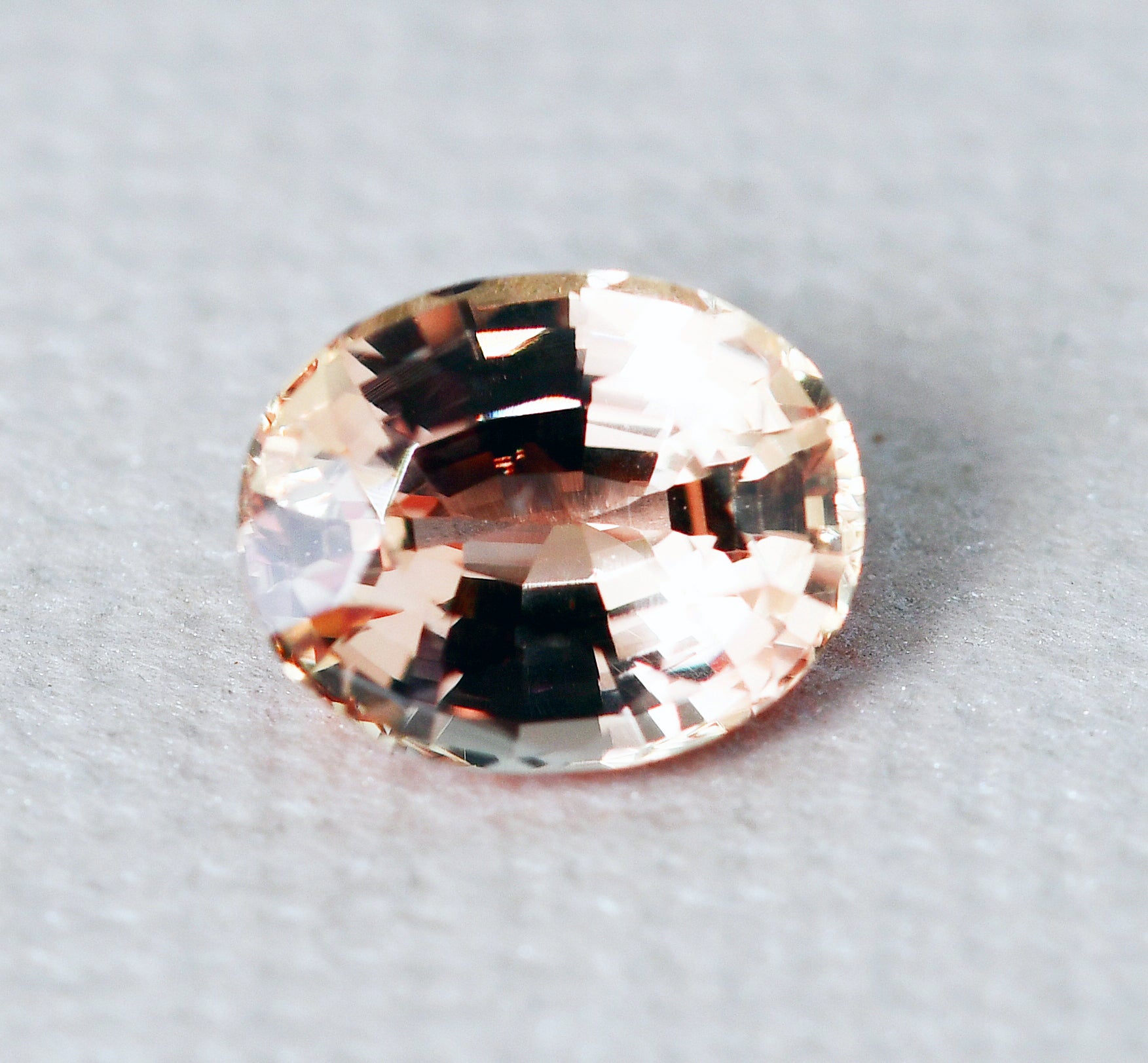 Sapphire peach oval 1