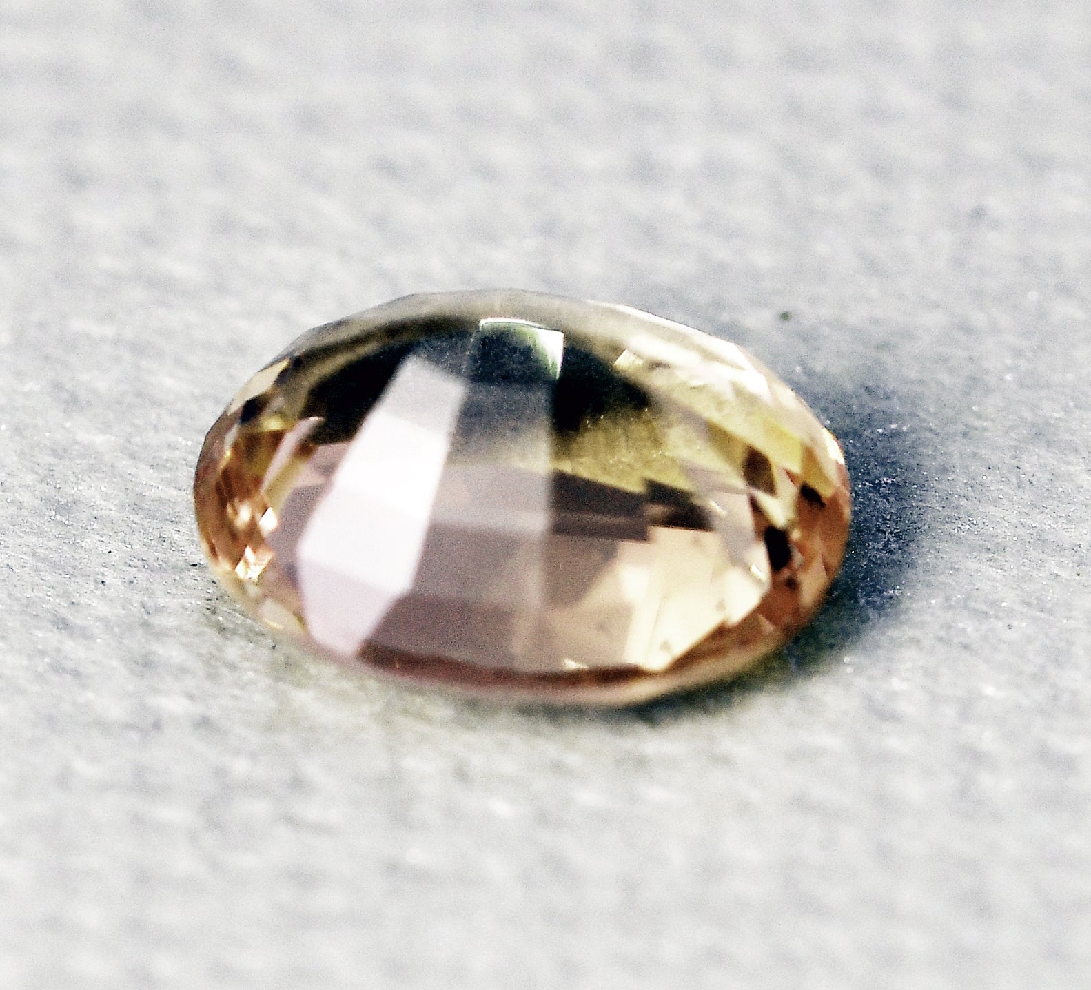 Sapphire peach oval 1