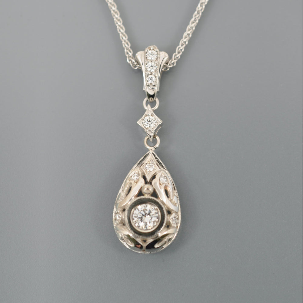 Diamond pendant 2